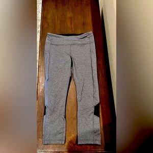 Lululemon Pace Rival Crop 22" Lt. Gray Size: 6